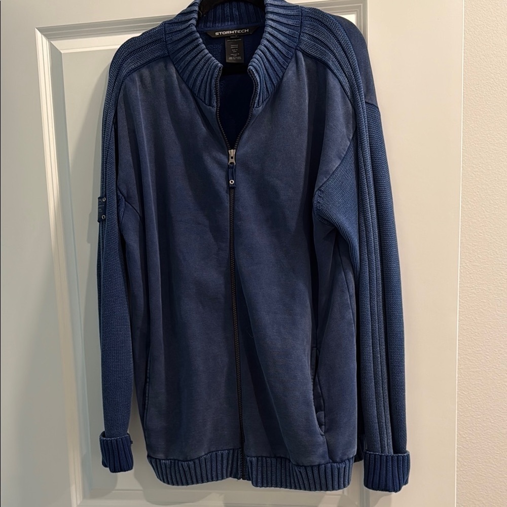 Stormtech Men's Blue Sweater sz l